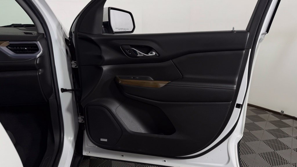 Used 2017 GMC Acadia SLE FWD image 32