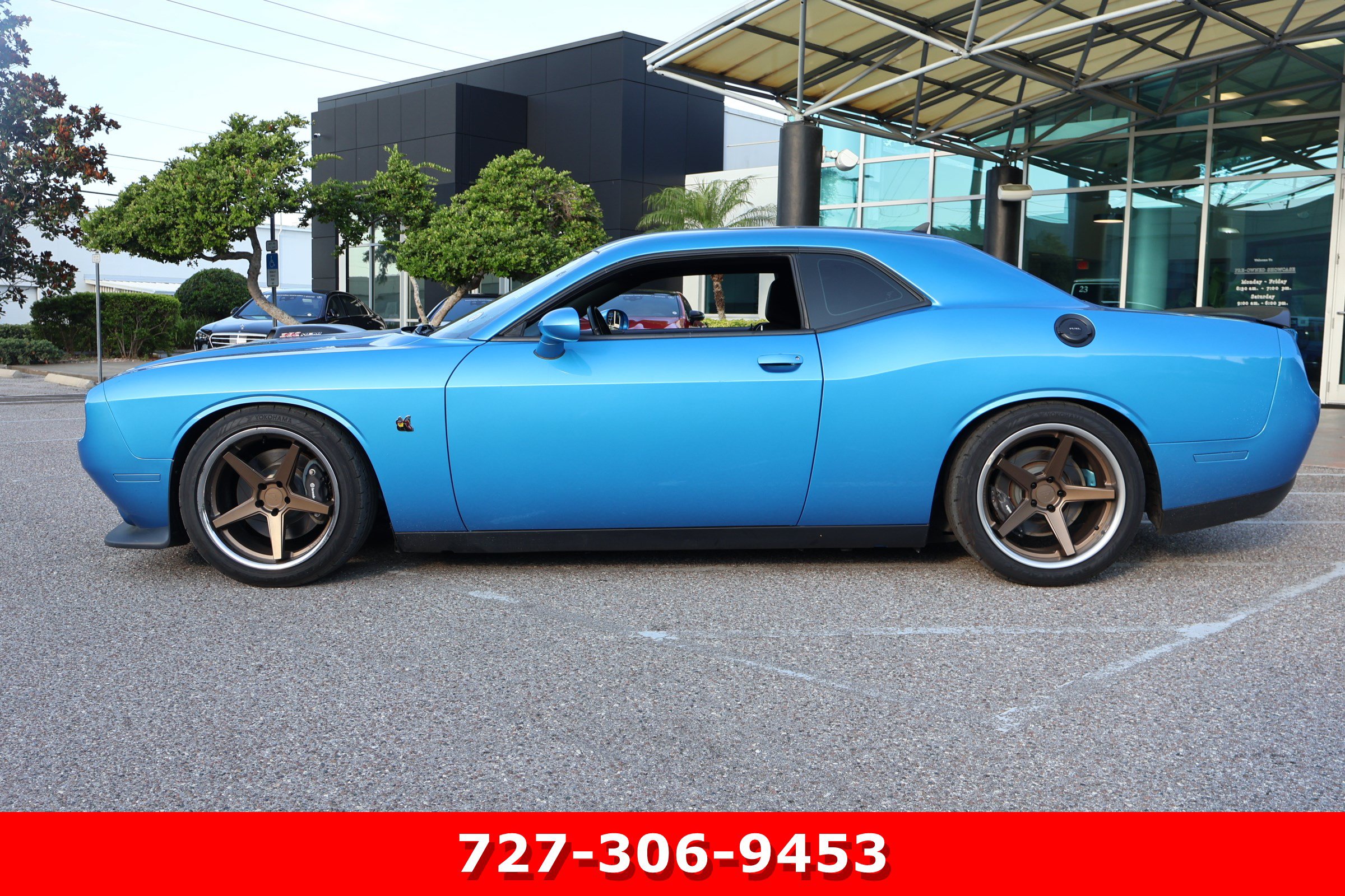Used 2019 Dodge Challenger R/T Scat Pack w/ Shaker Package RWD image 5