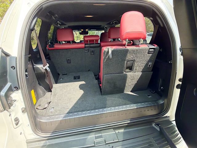 Used 2023 Lexus GX 460 Premium w/ Premium Package image 12