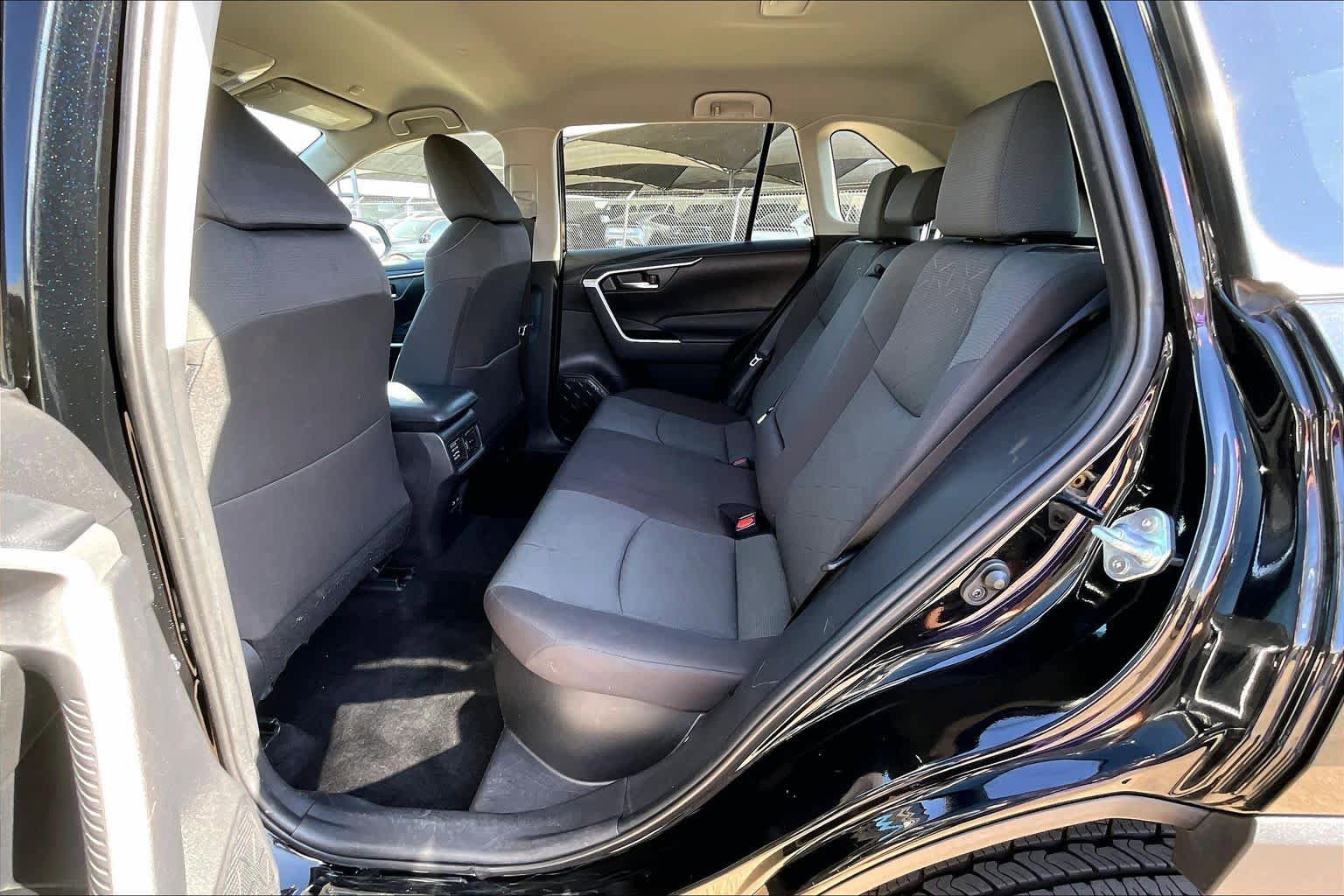 Used 2024 Toyota RAV4 XLE AWD/4WD image 19