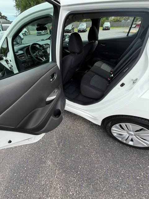 Used 2023 Nissan Leaf S FWD image 12