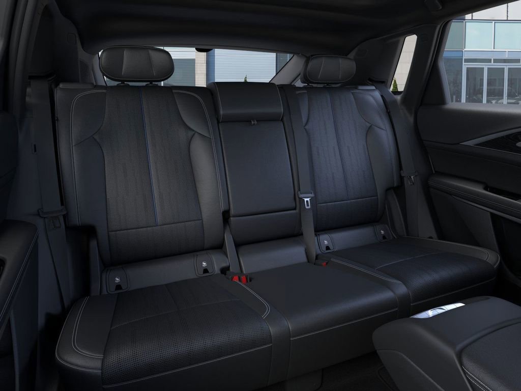 New 2025 Cadillac Lyriq Luxury image 17