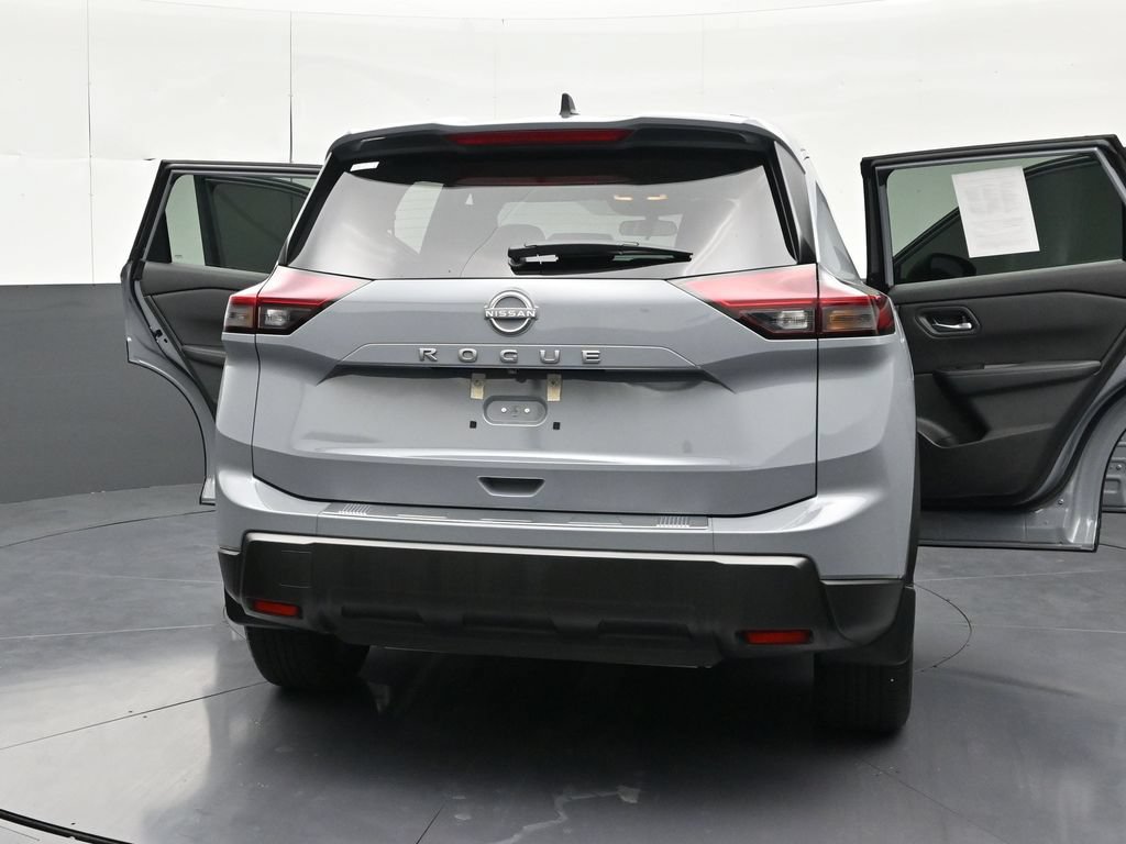 Used 2026 Nissan Rogue SV FWD image 33