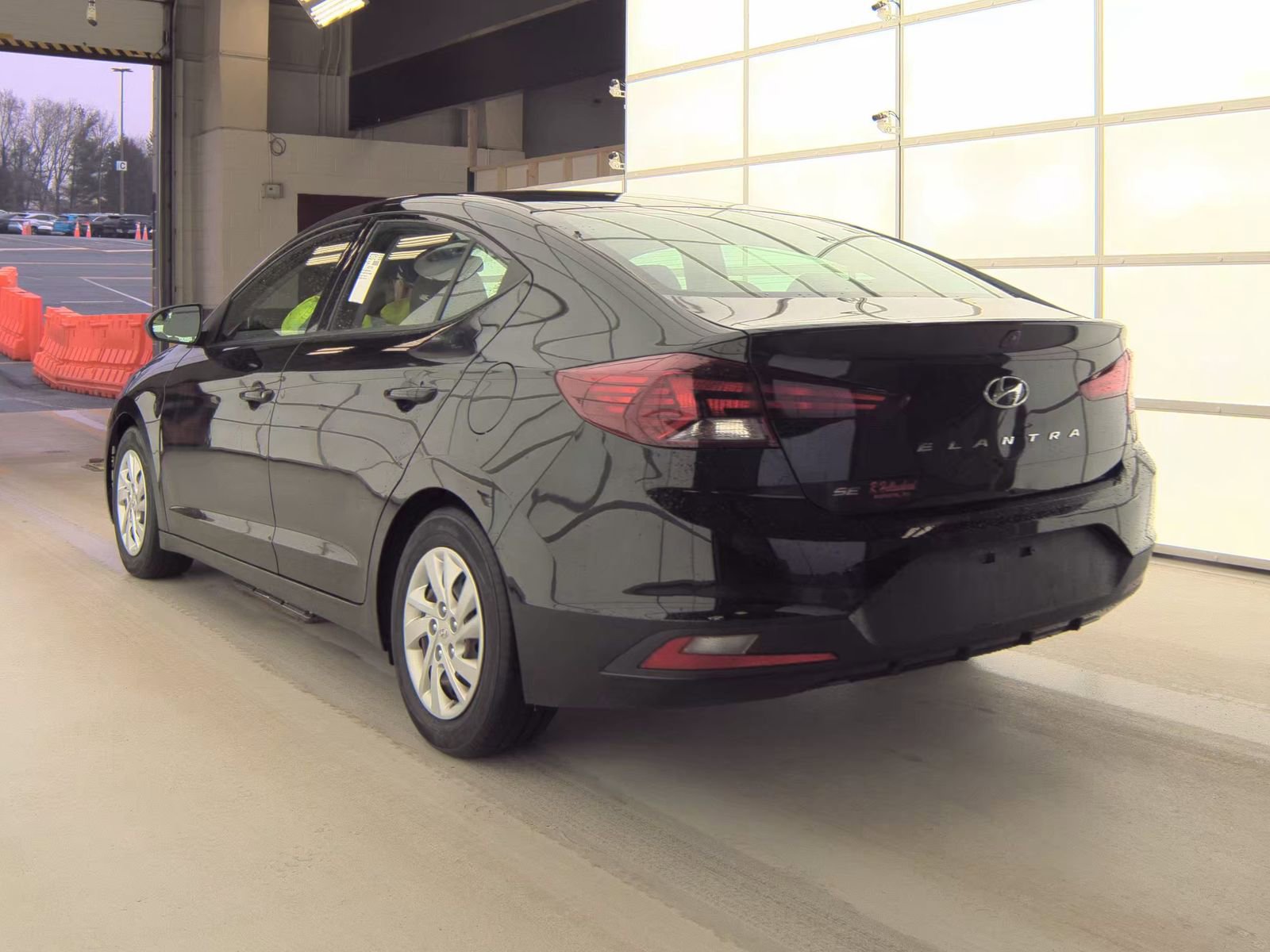 Used 2020 Hyundai Elantra SE image 8