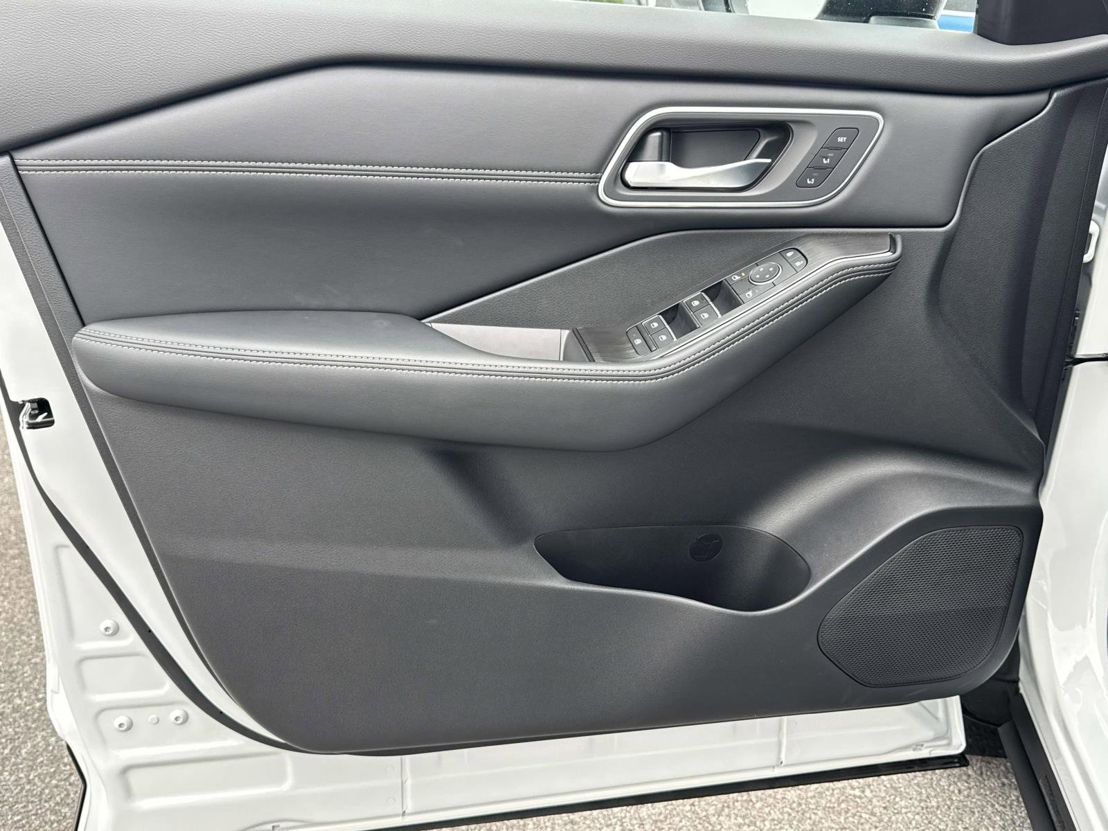 New 2026 Nissan Rogue Platinum w/ Platinum Premium Package image 23