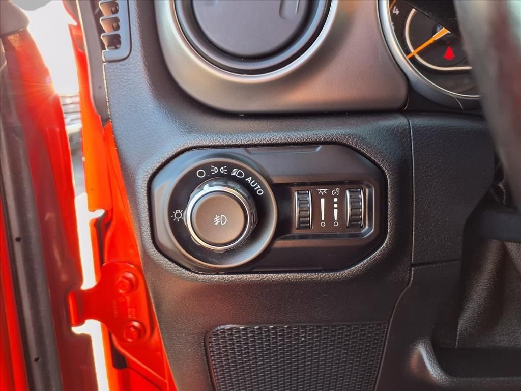 Used 2018 Jeep Wrangler Unlimited Sport S image 13