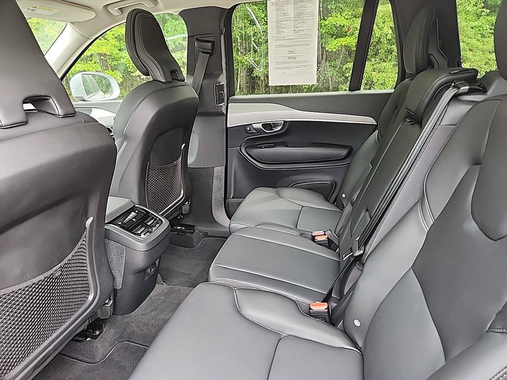 Certified 2025 Volvo XC90 B5 Core w/ Climate Package AWD/4WD image 27