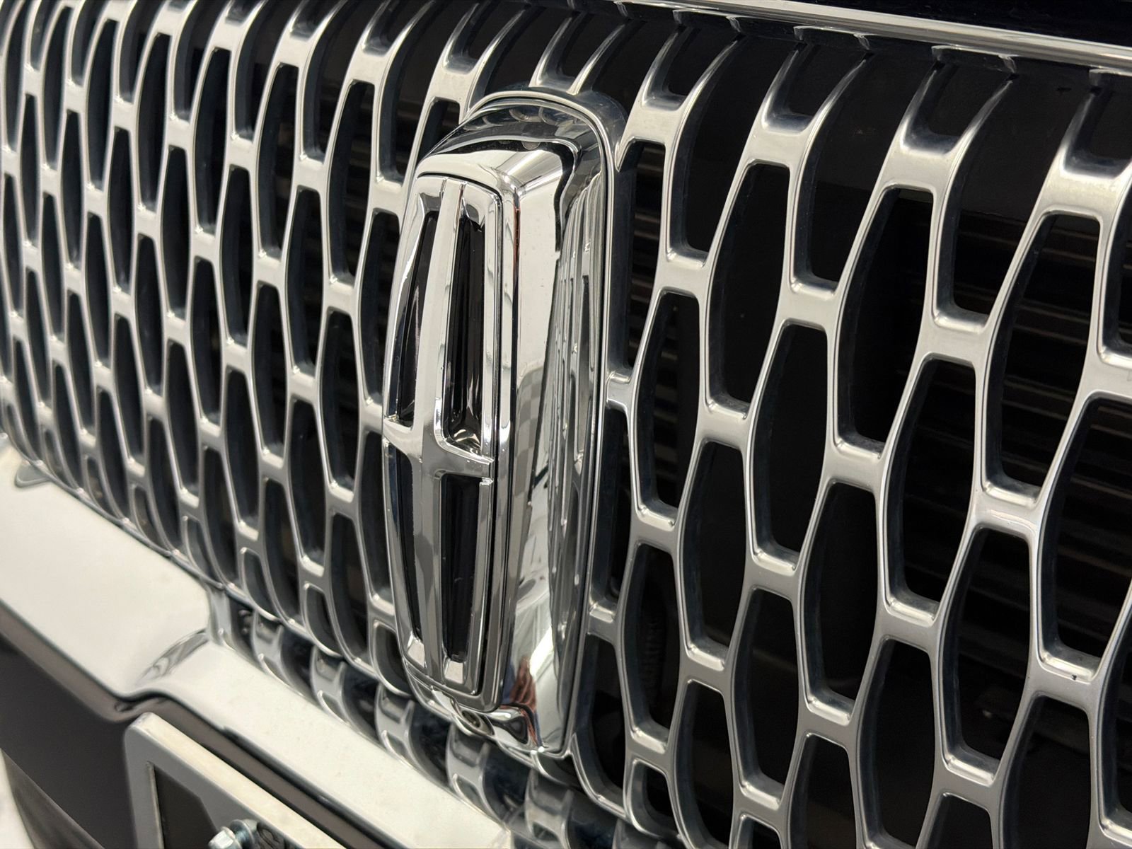 Used 2021 Lincoln Corsair AWD w/ Premium Package image 14