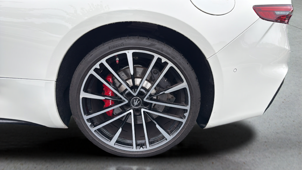 Used 2024 Maserati GranTurismo Trofeo AWD/4WD image 15