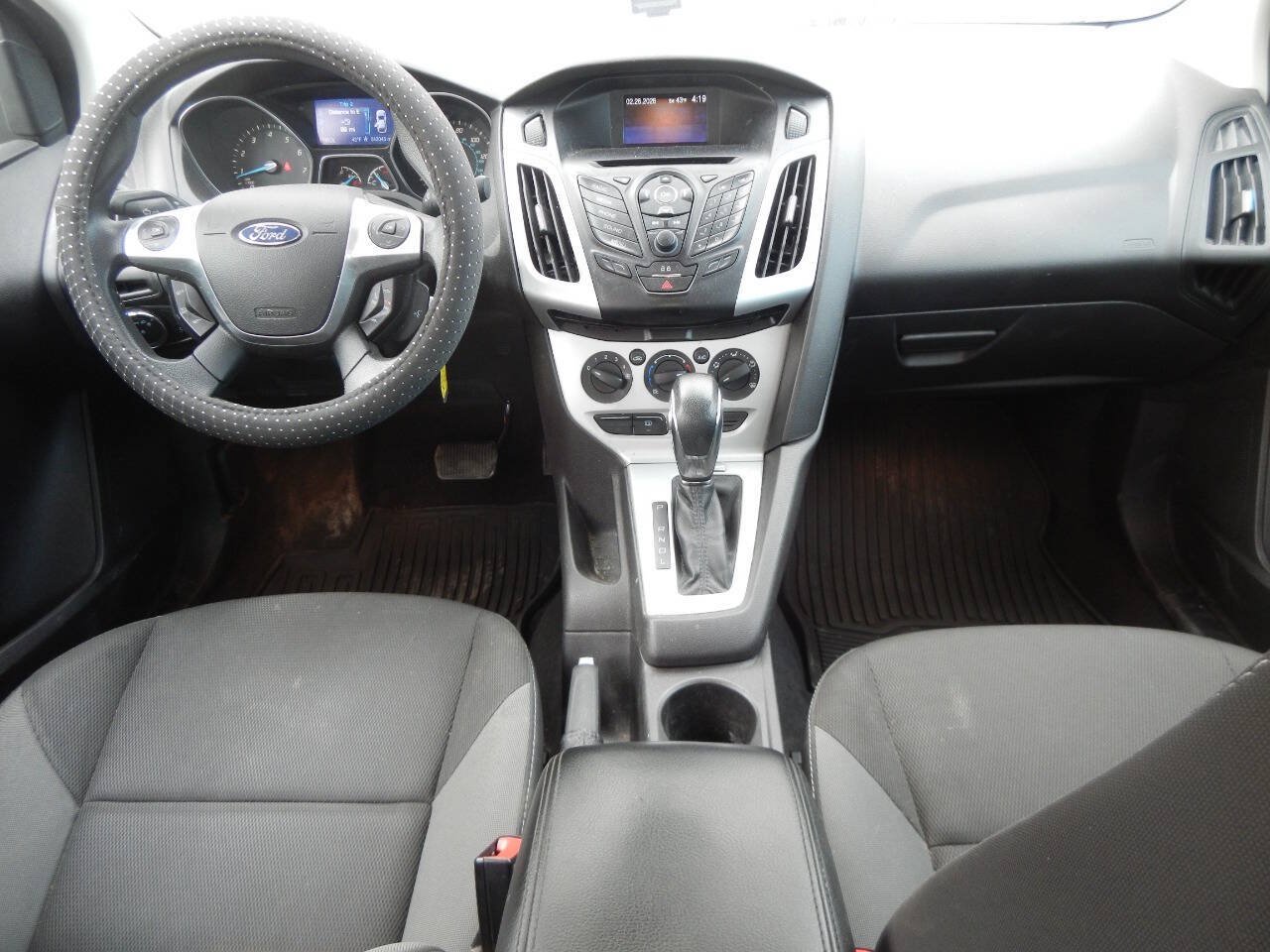 Used 2013 Ford Focus SE FWD image 2