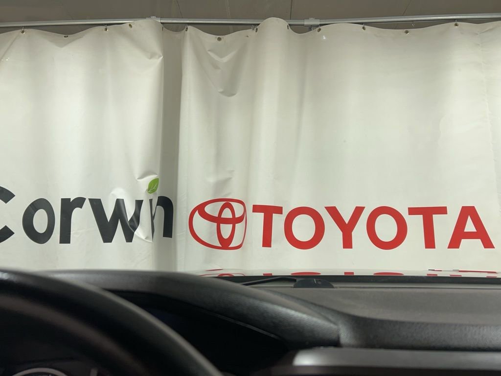 Used 2022 Toyota Tacoma TRD Off-Road AWD/4WD image 28