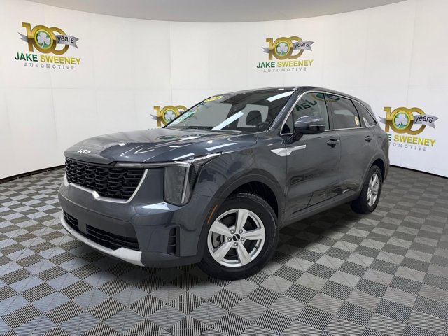 Certified 2024 Kia Sorento LX FWD image 4