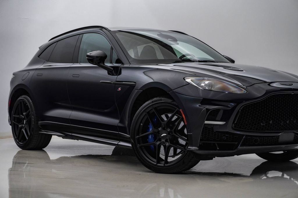 Used 2026 Aston Martin DBX S AWD/4WD image 2
