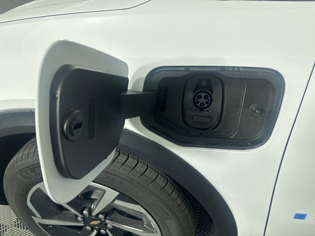 New 2026 Chevrolet Equinox EV LT image 9