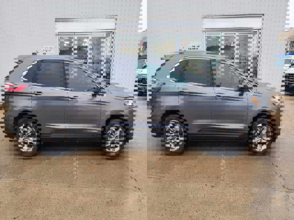 Used 2022 Ford Edge SEL w/ Convenience Package image 5