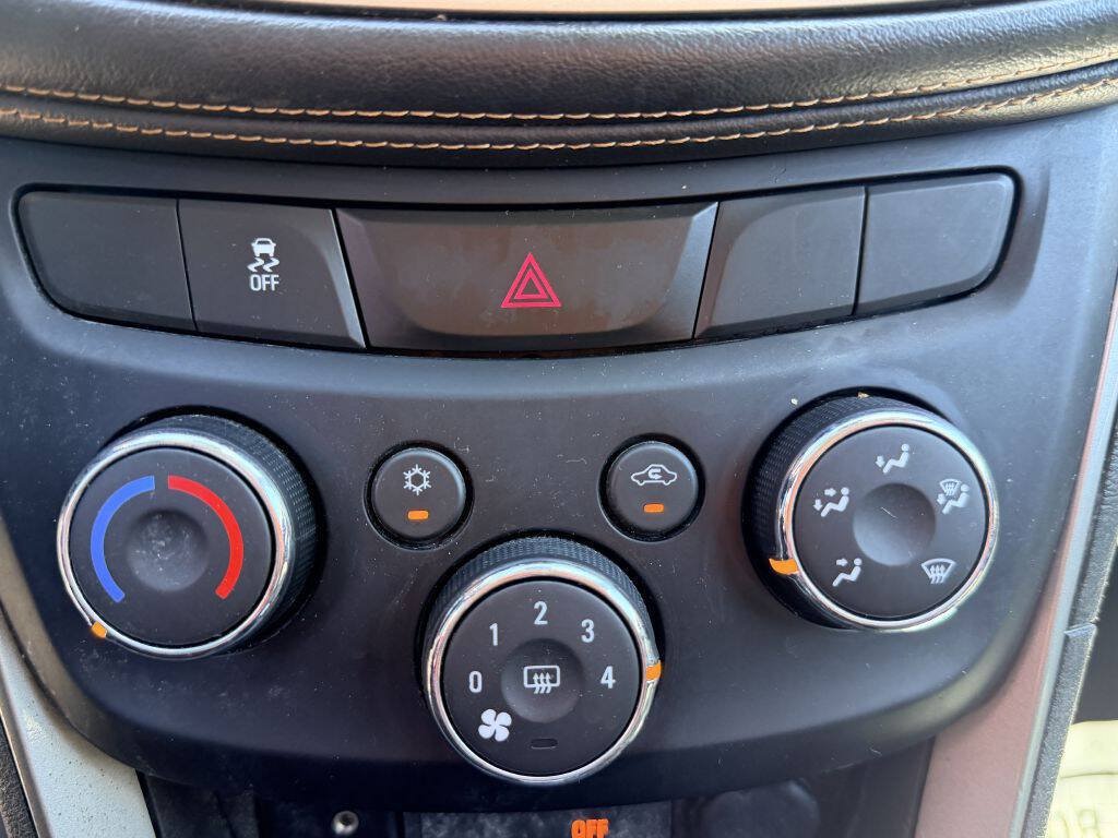 Used 2019 Chevrolet Trax LS AWD/4WD image 17