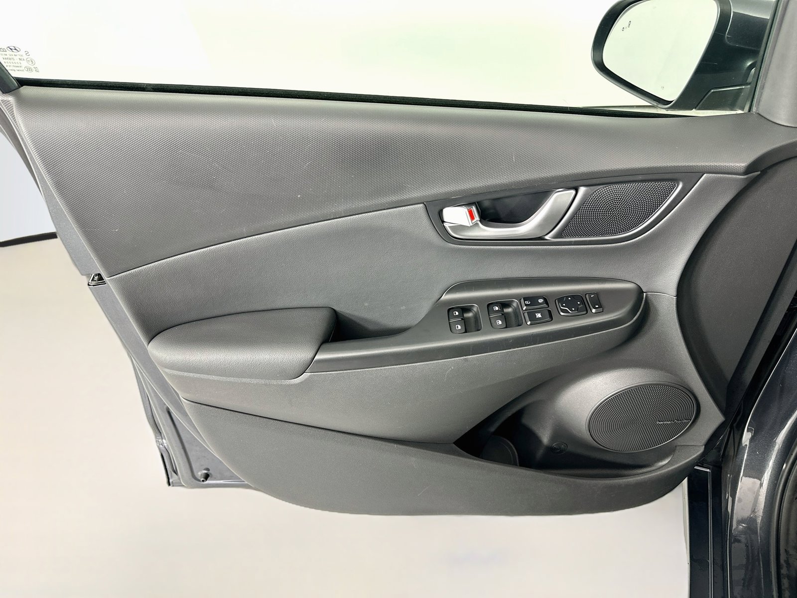 Certified 2022 Hyundai Kona Limited FWD image 27