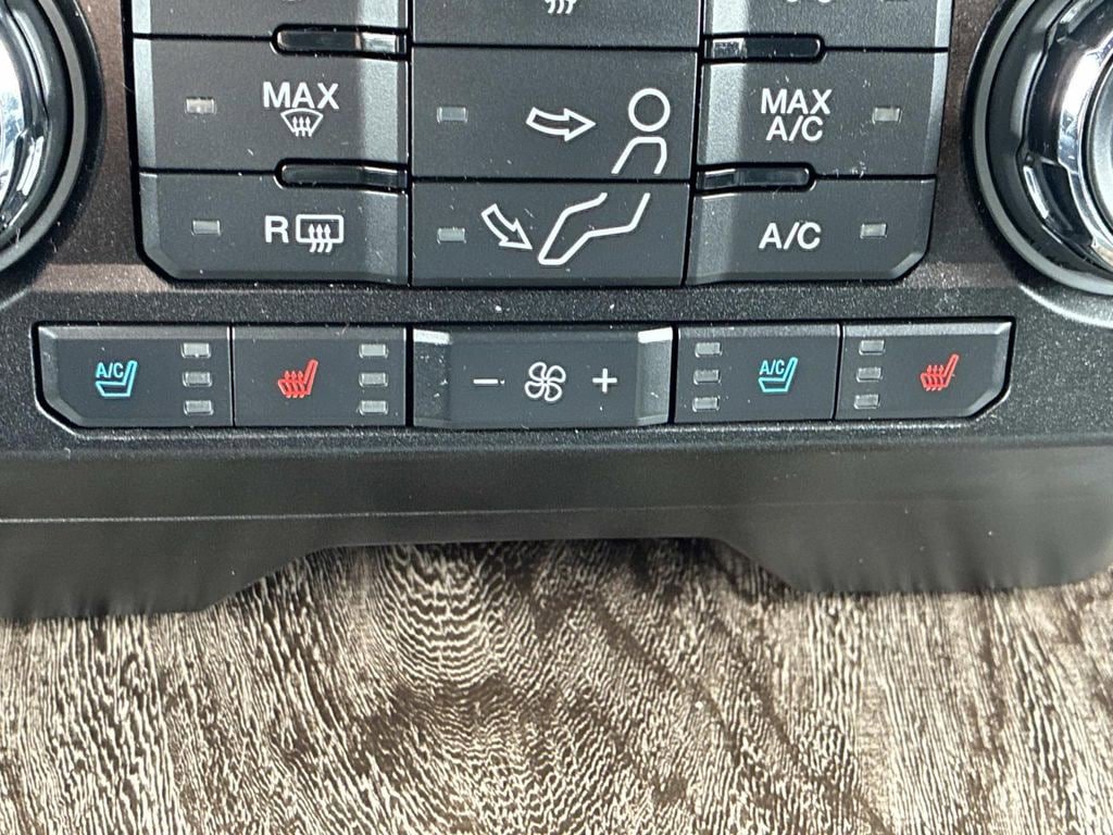 Used 2019 Ford F350 Lariat w/ Lariat Ultimate Package AWD/4WD image 32