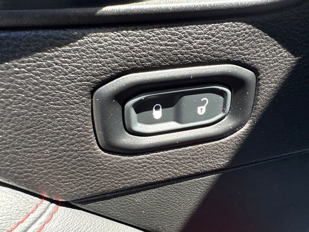 Used 2019 Jeep Wrangler Unlimited Rubicon AWD/4WD image 11