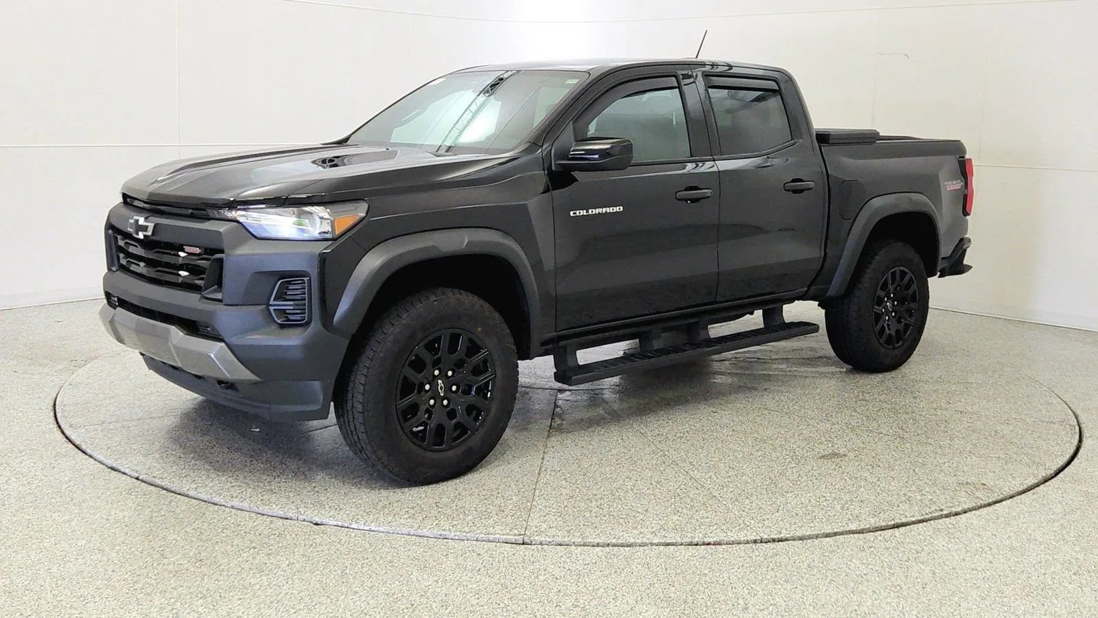 Used 2026 Chevrolet Colorado Trail Boss AWD/4WD image 3
