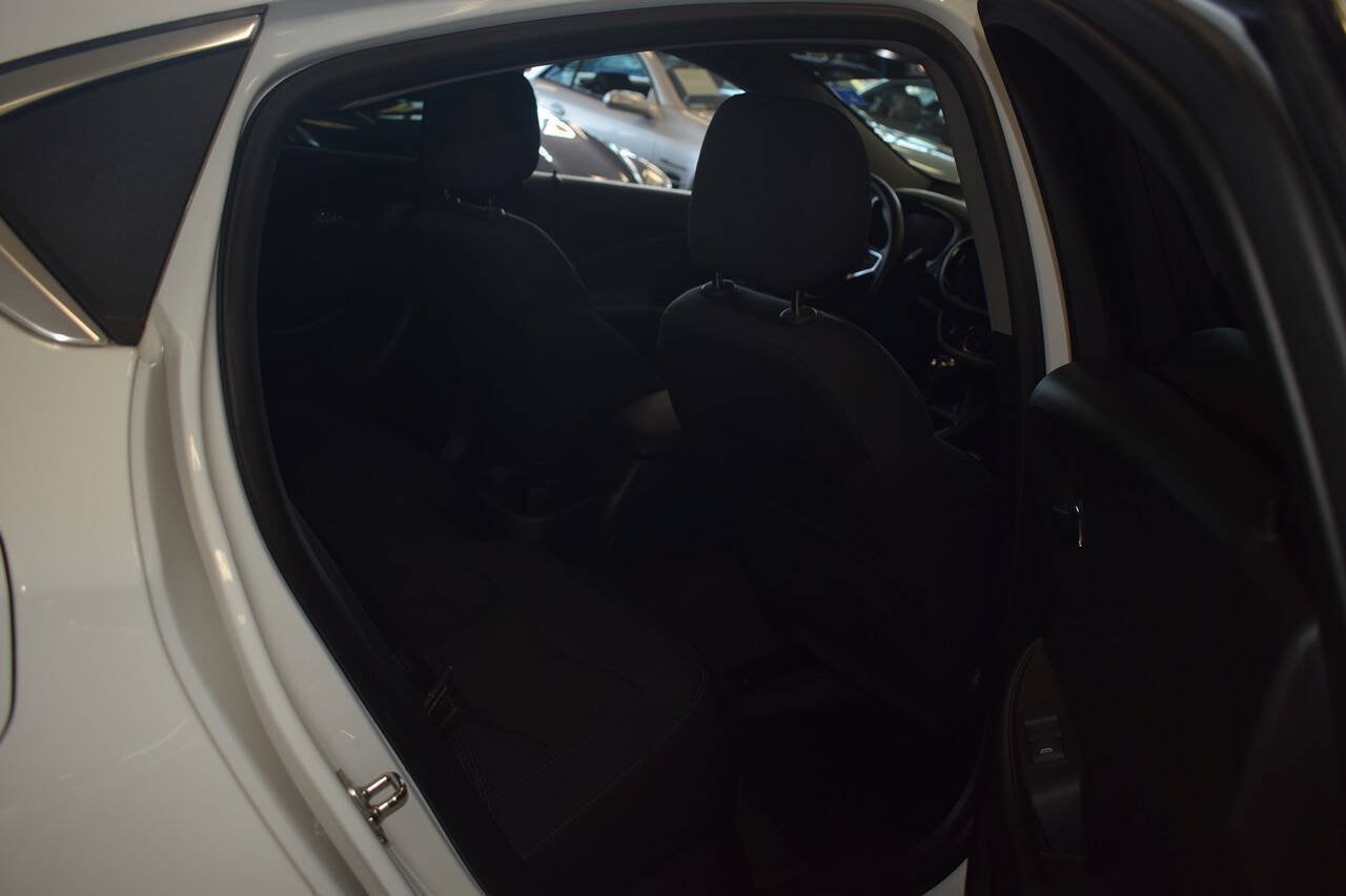 Used 2018 Chevrolet Volt LT FWD image 15
