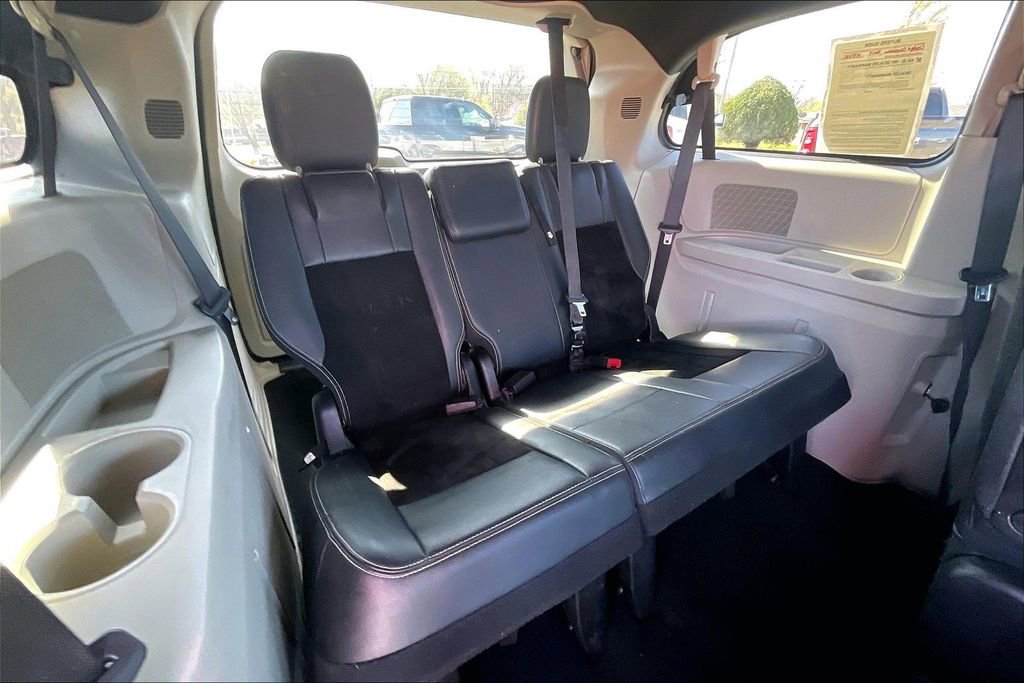 Used 2017 Dodge Grand Caravan SXT FWD image 26