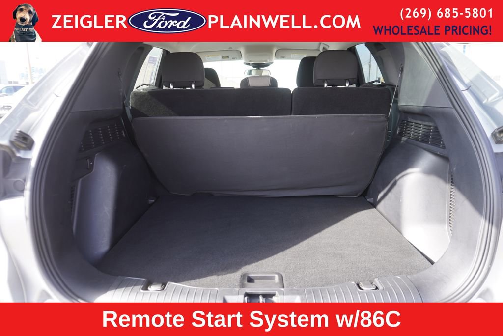 Used 2022 Ford Escape SE w/ Cold Weather Package image 10