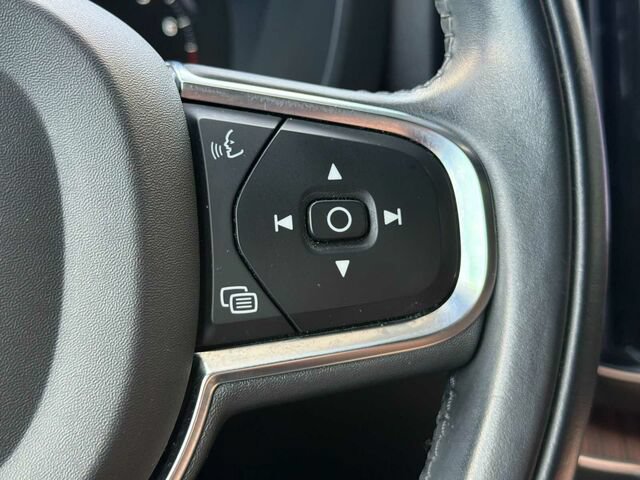 Used 2021 Volvo XC60 T5 Momentum w/ Protection Package Premier FWD image 31