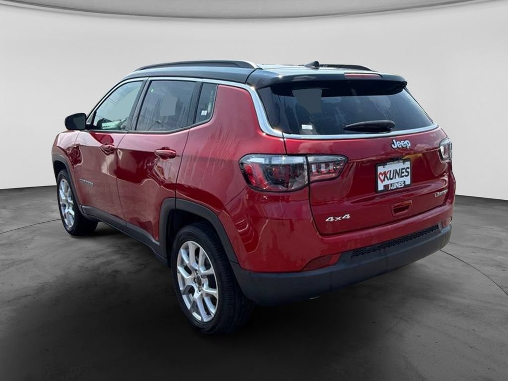 Used 2025 Jeep Compass Limited AWD/4WD image 9