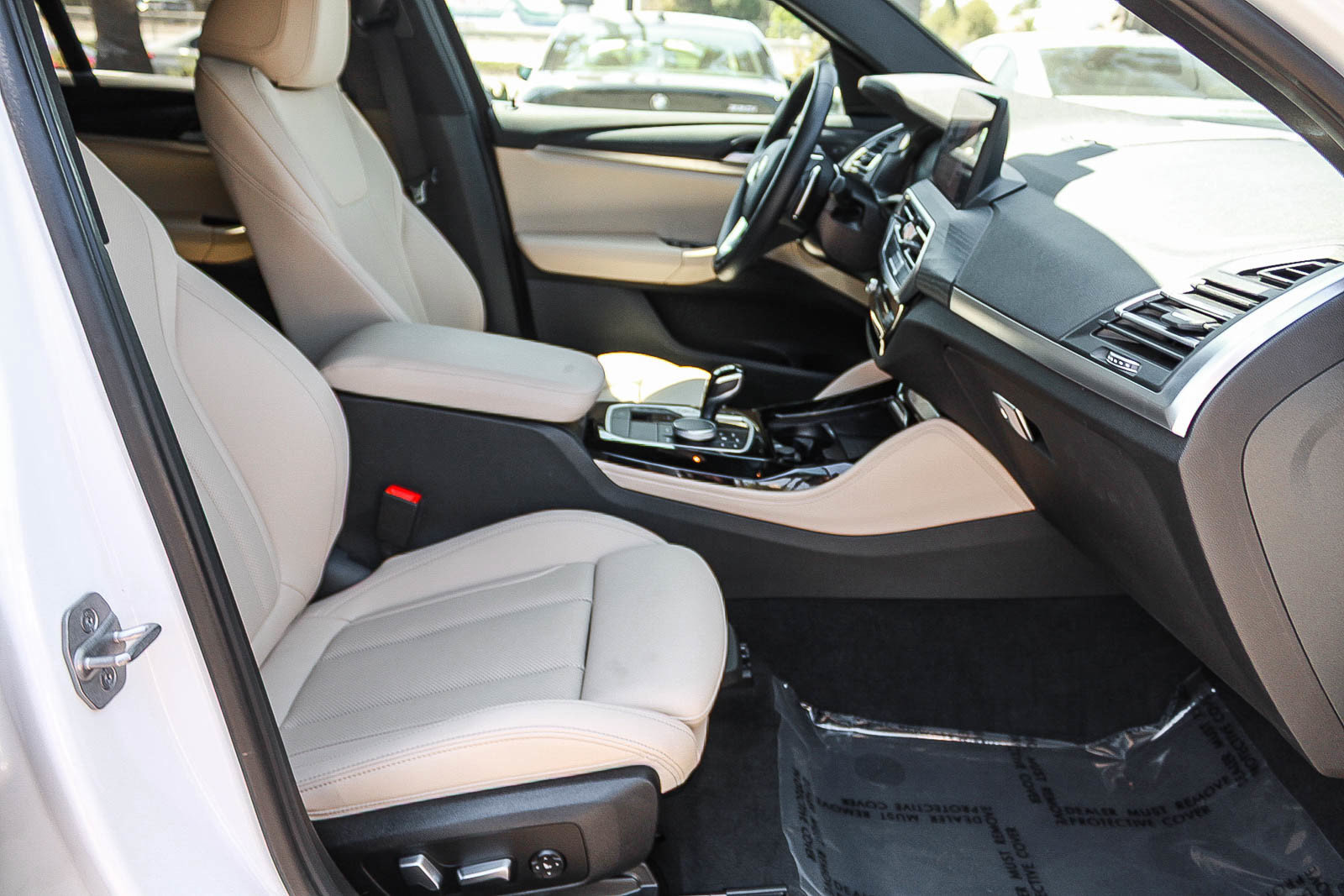 Used 2024 BMW X4 xDrive30i w/ Premium Package AWD/4WD image 16