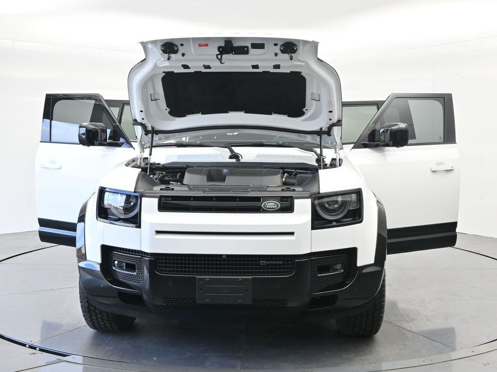 Used 2023 Land Rover Defender 130 X-Dynamic SE AWD/4WD image 35
