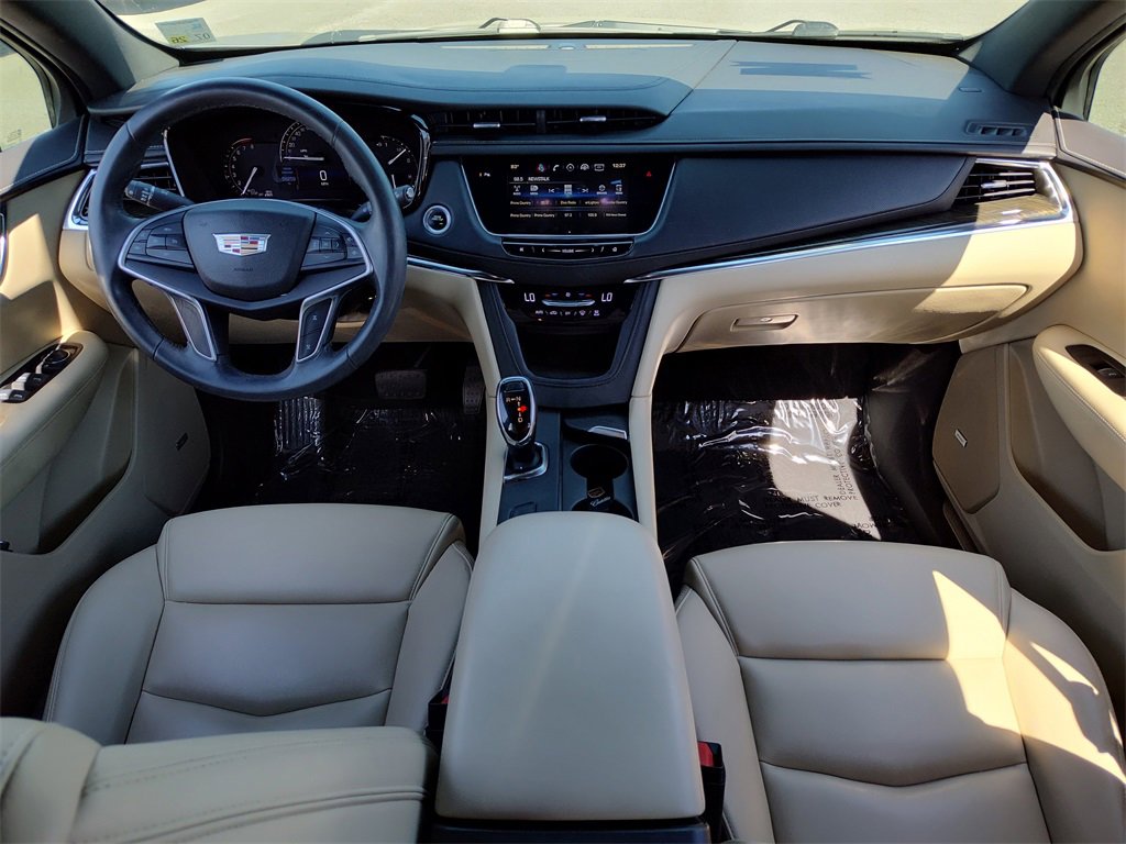 Used 2017 Cadillac XT5 FWD image 23