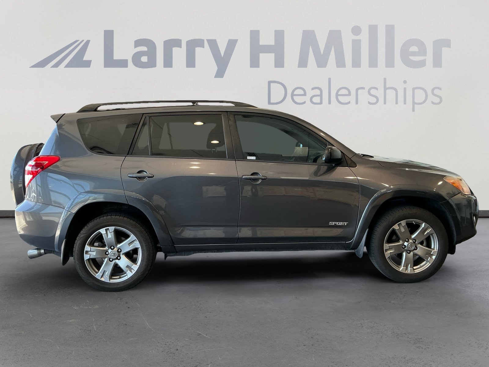 Used 2010 Toyota RAV4 Sport AWD/4WD image 5