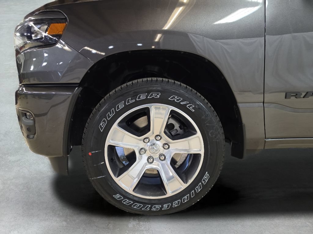 New 2026 RAM 1500 Express AWD/4WD image 24