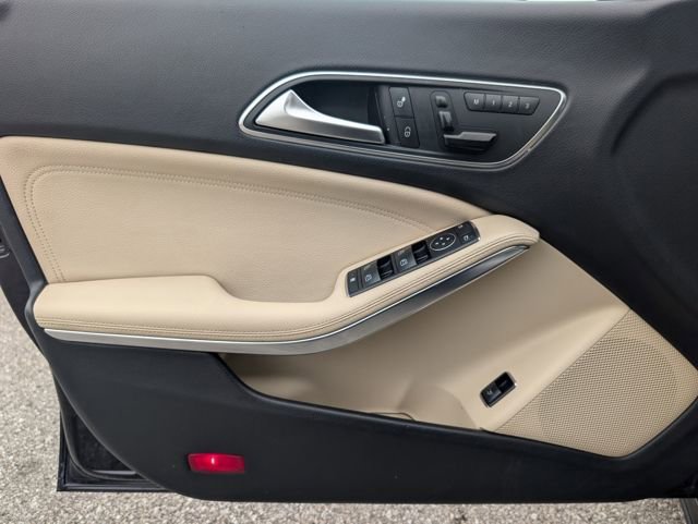 Used 2014 Mercedes-Benz CLA 250 image 11