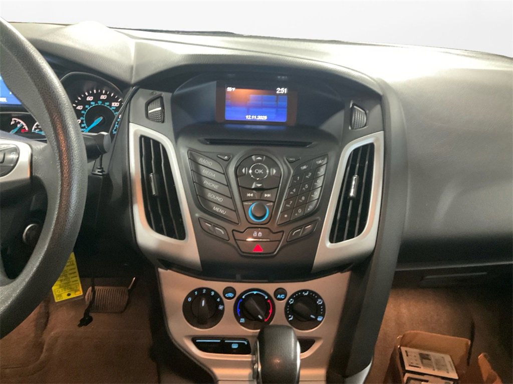 Used 2014 Ford Focus SE w/ SE Winter Package image 10