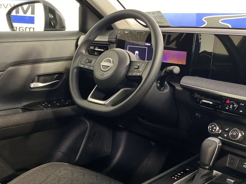 Used 2025 Nissan Kicks SV w/ SV Premium Package AWD/4WD image 14