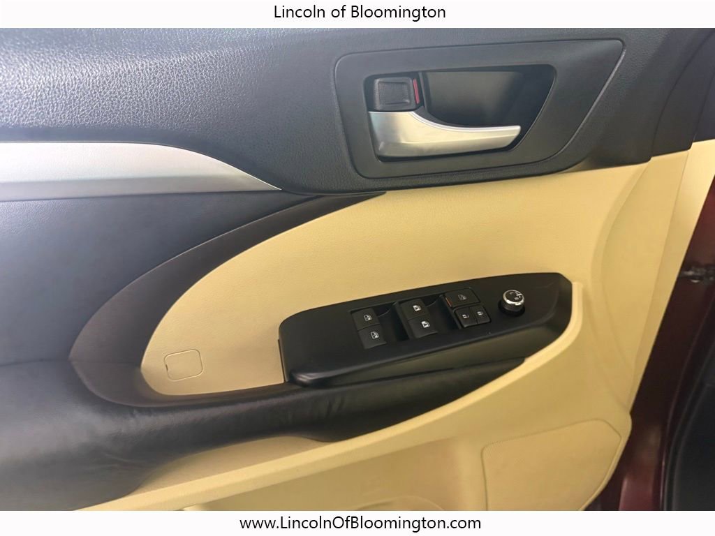 Used 2015 Toyota Highlander XLE image 24