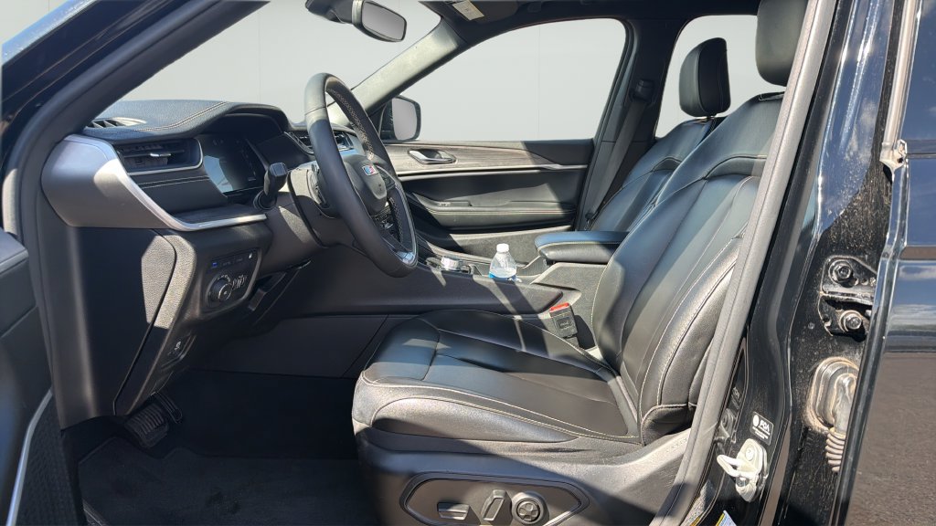 Used 2024 Jeep Grand Cherokee Limited 4xe AWD/4WD image 9