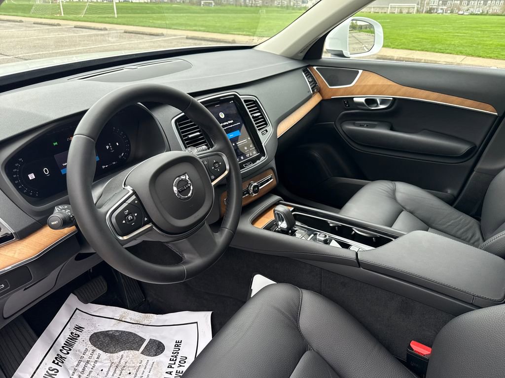 Used 2024 Volvo XC90 B6 Plus w/ Protection Package image 12