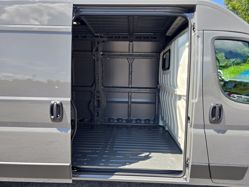 New 2026 RAM ProMaster 2500 w/ Convenience Group FWD image 10