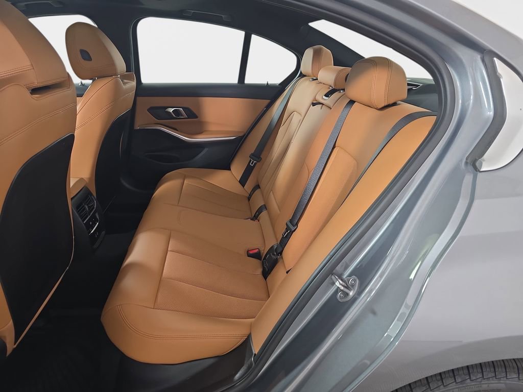Used 2025 BMW 330i xDrive Sedan w/ Convenience Package image 16
