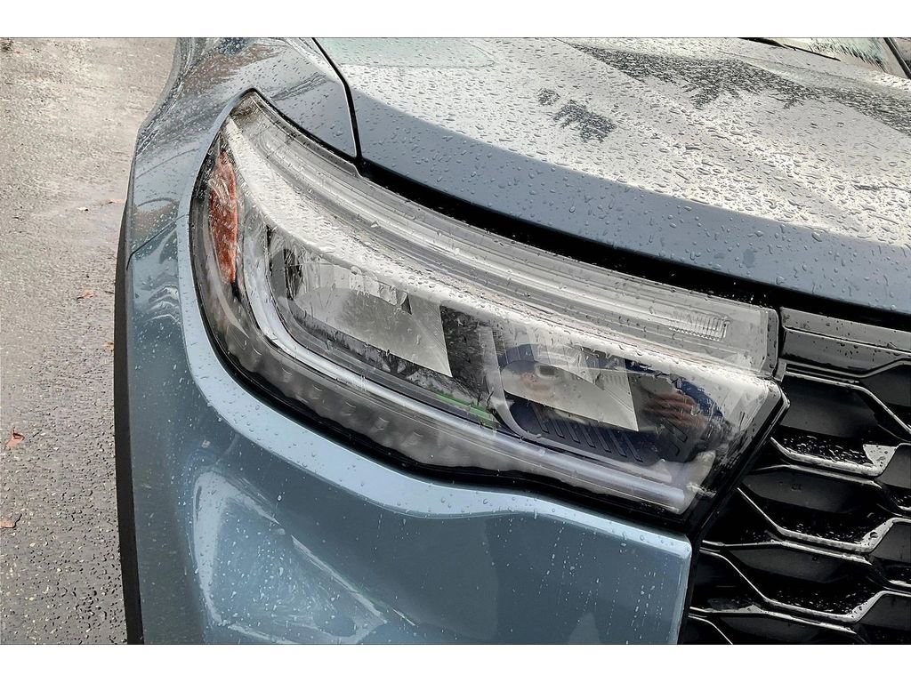 Used 2025 Ford Explorer ST-Line image 29