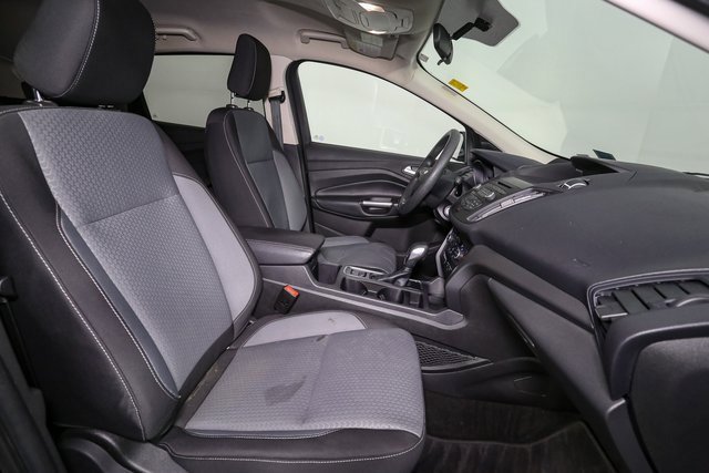 Used 2018 Ford Escape SE image 16