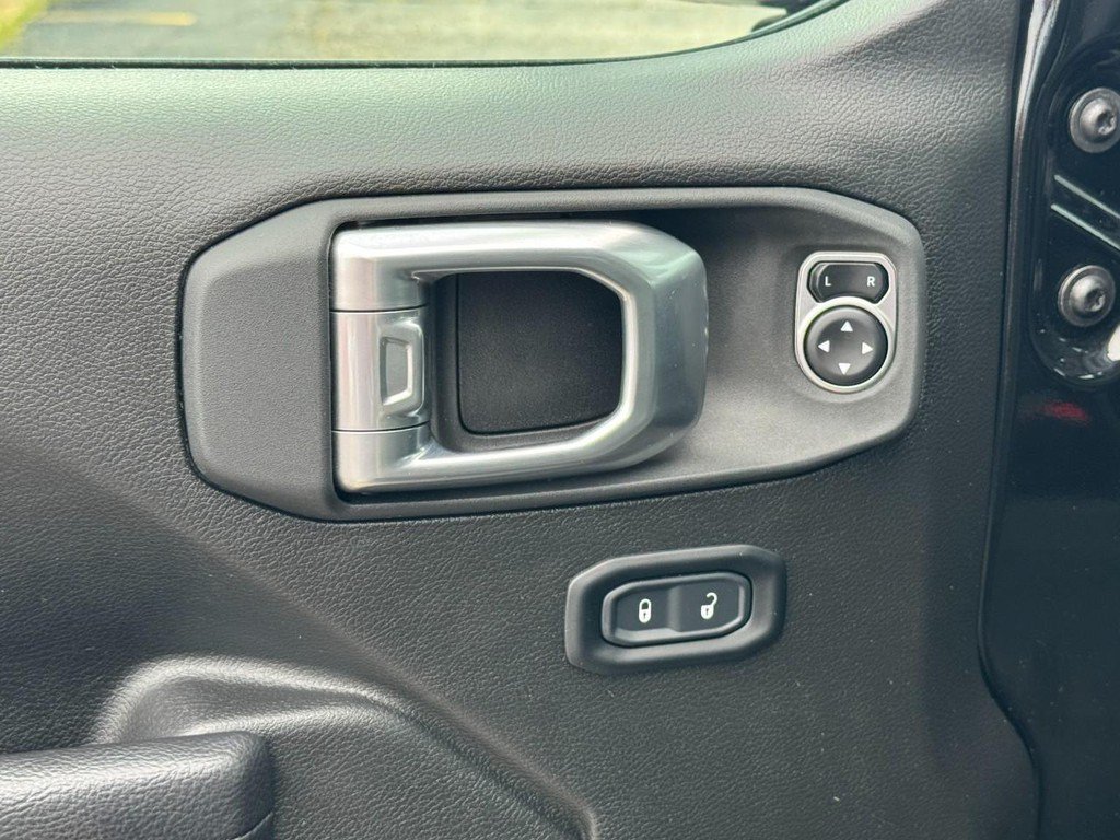 Used 2024 Jeep Wrangler Unlimited Sport AWD/4WD image 25