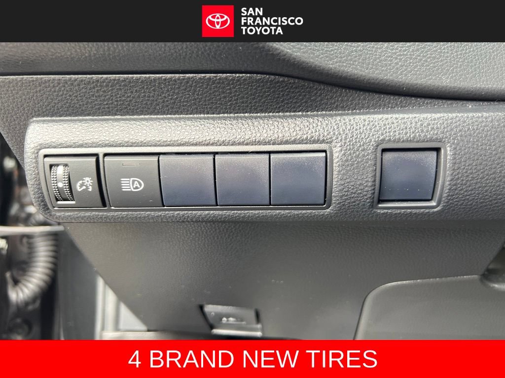 Certified 2021 Toyota Corolla LE w/ Carpet Mat Package (TMS) FWD image 30
