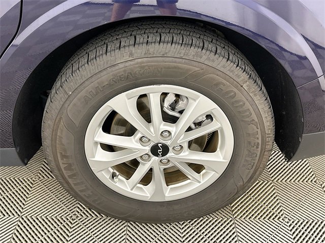 Used 2024 Kia Carnival LX image 22