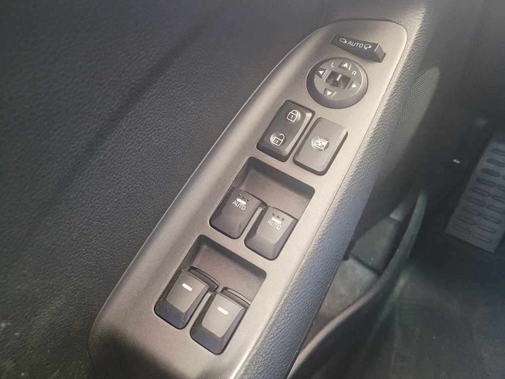 Used 2015 Kia Forte SX FWD image 27