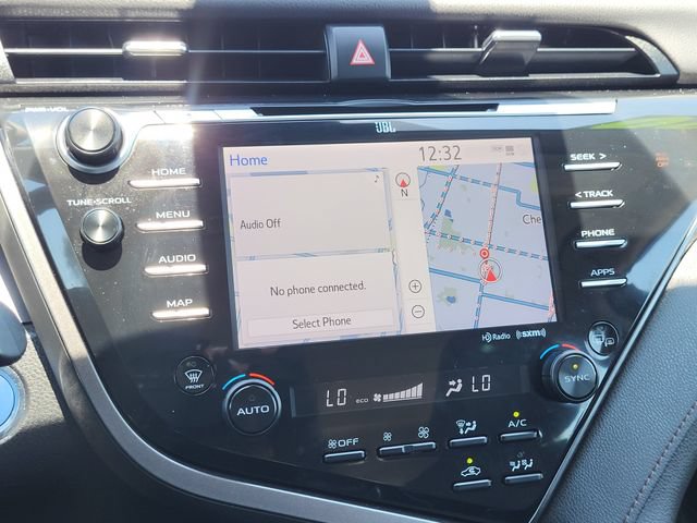 Used 2020 Toyota Camry XLE w/ Sunroof Package FWD image 16