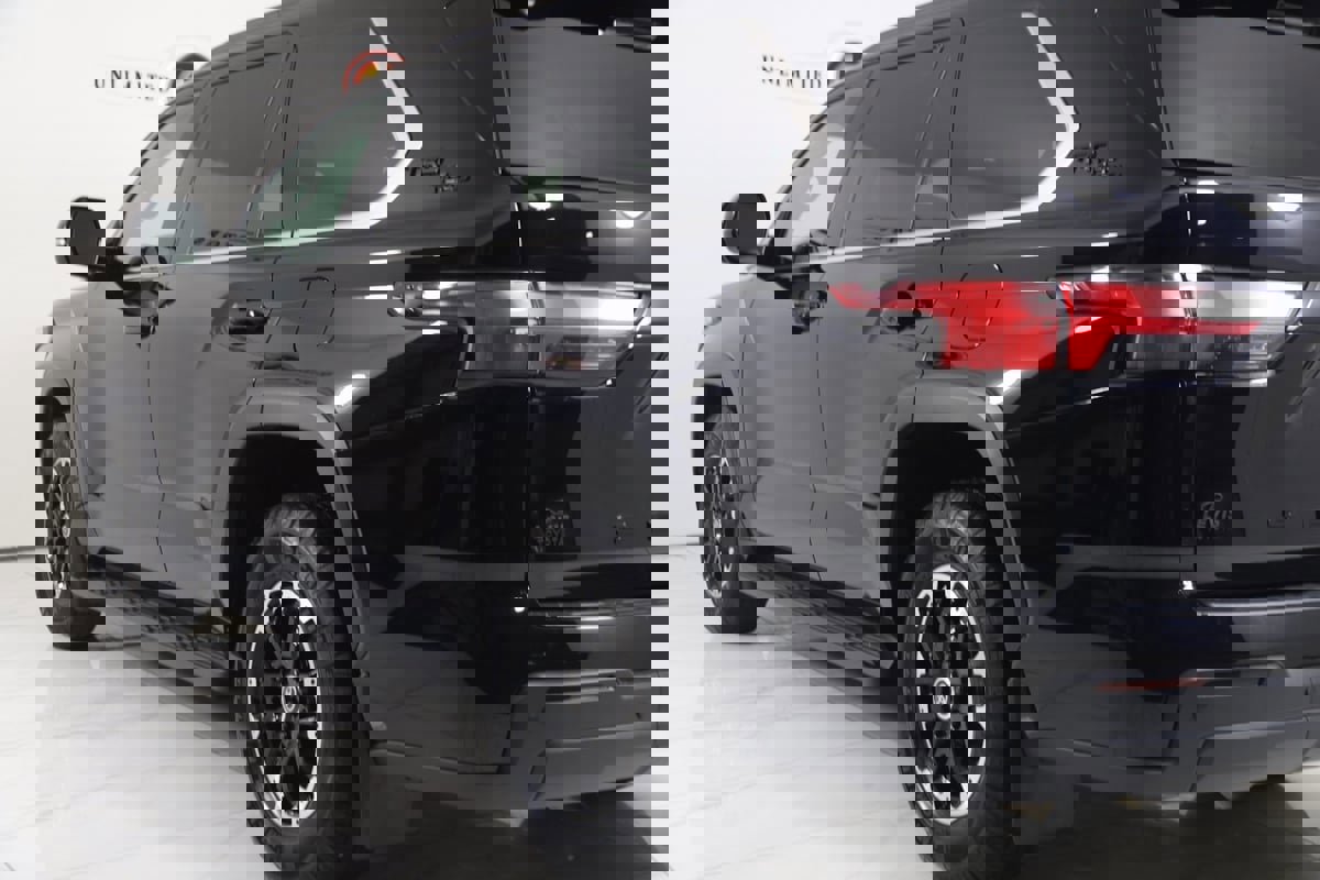 Used 2024 Toyota Sequoia Limited image 28